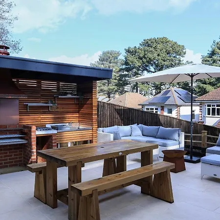 Le Chic Retreat - Bournemouth-2